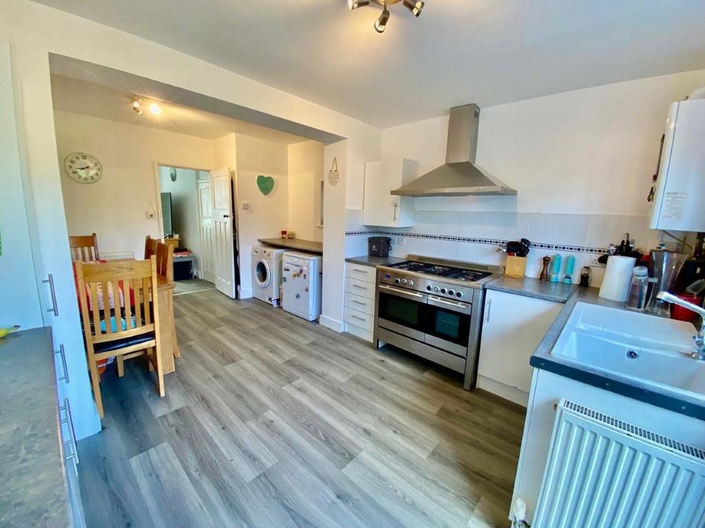 48 Portfield Road, Christchurch... 3 bed semidetached house for sale