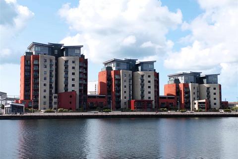 2 bedroom apartment for sale, South Quay, Kings Road, Marina, Swansea