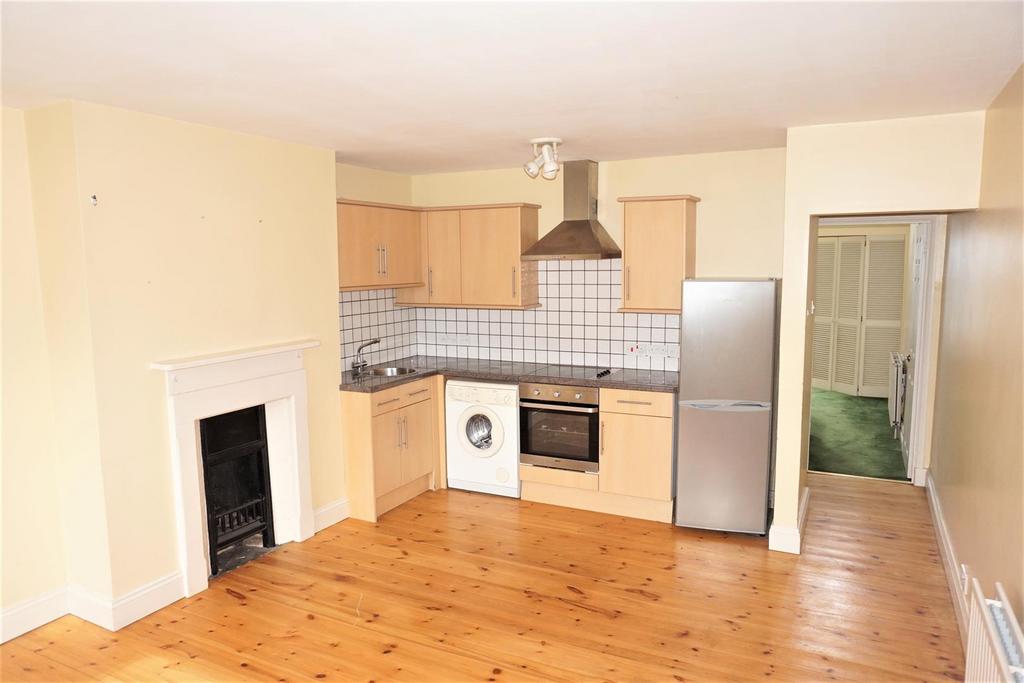 Open plan kitchen/living room