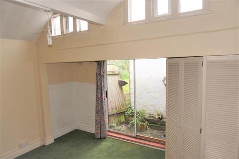 1 bedroom maisonette for sale, Baston Road, Bromley