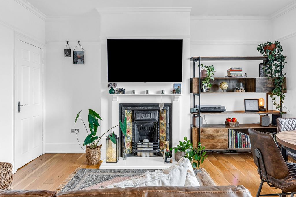 Musley Hill, Ware SG12 2 bed apartment for sale £365,000