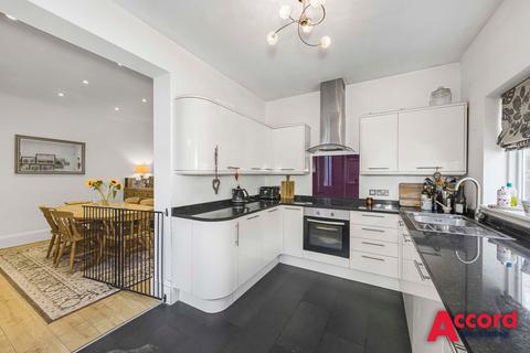 3 bedroom semi-detached house for sale, Howard Road, Upminster, RM14