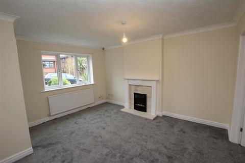 4 bedroom detached house to rent, Kensington Drive, Bolton BL6