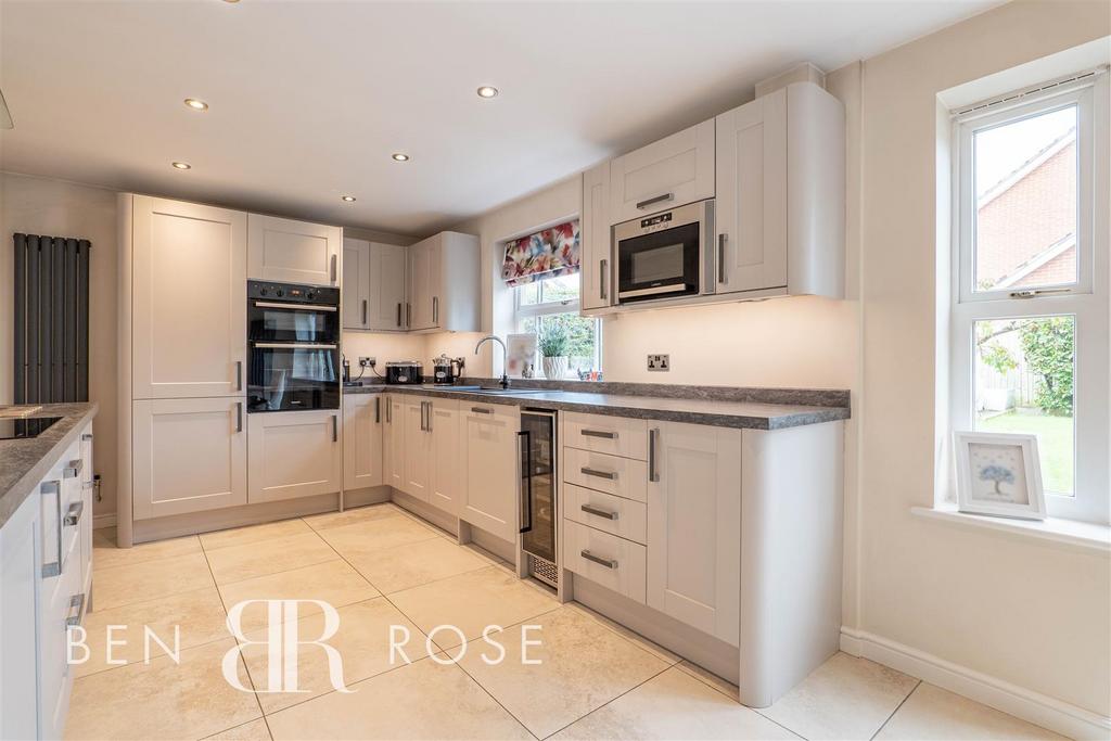 Mile Stone Meadow, Euxton, Chorley 4 bed detached house for sale £349,995