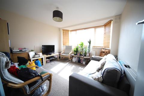 2 bedroom flat for sale, Clarence Road, London