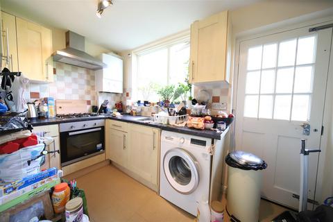 2 bedroom flat for sale, Clarence Road, London