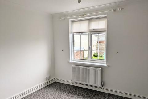 2 bedroom end of terrace house to rent, Llanelli, Llwyn Yr Eos