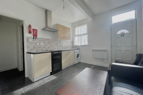 1 bedroom flat to rent, Baldovan Place, Leeds LS8