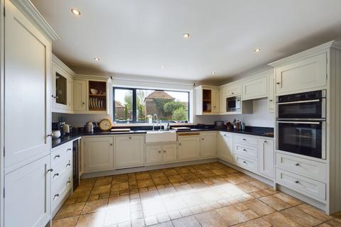 6 bedroom detached house for sale, Main Street, Kilnwick, YO25 9JD