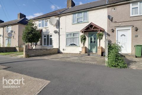 3 bedroom terraced house for sale, Fitzstephen Road, Dagenham