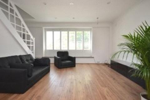 2 bedroom maisonette for sale, Eltham Road, Lee