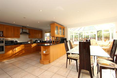 5 bedroom detached house for sale, Water Mead, Chipstead