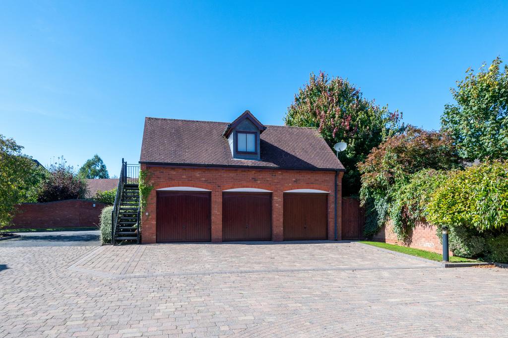 Garage With Annexe