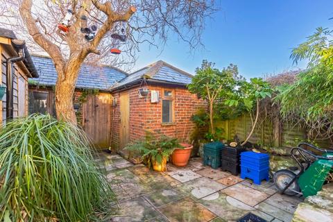 3 bedroom end of terrace house for sale, North Farm Road, Lancing