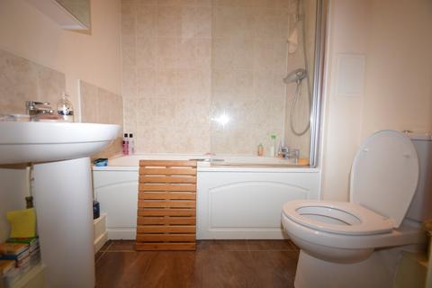 1 bedroom apartment to rent, The Junction, Gray's Place, Slough, Berkshire, SL2