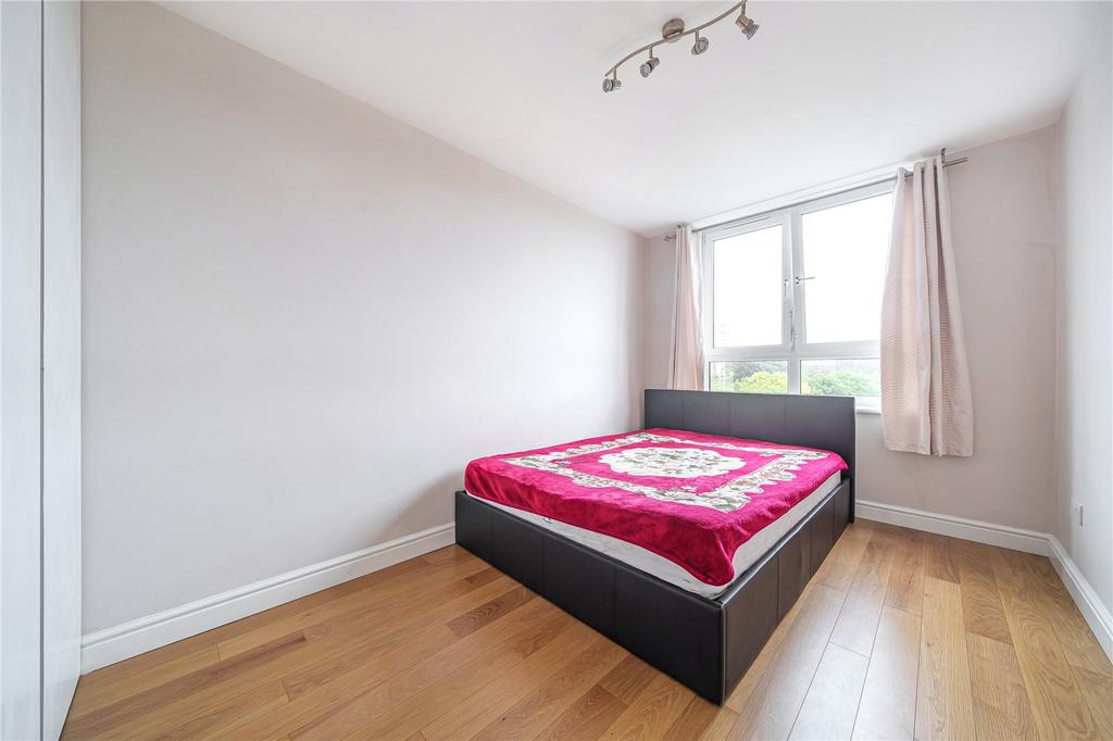 High Level Drive, London, SE26 2 bed flat for sale £290,000