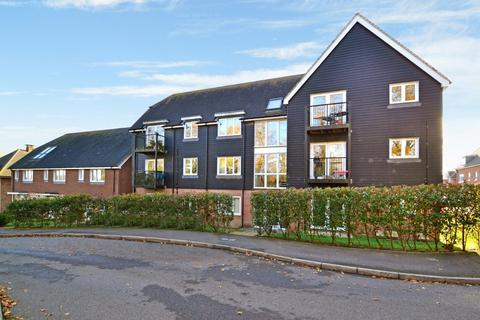 2 bedroom flat to rent, Pulborough, West Sussex