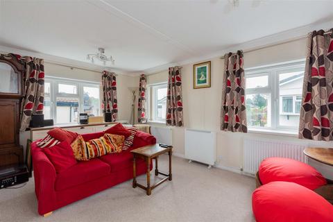 2 bedroom retirement property for sale, Marlow Road, Henley-On-Thames RG9