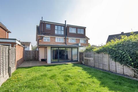 4 bedroom semi-detached house for sale, Elm Grove, Hildenborough TN11