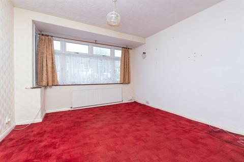 3 bedroom terraced house for sale, Saunton Road, Hornchurch, Essex