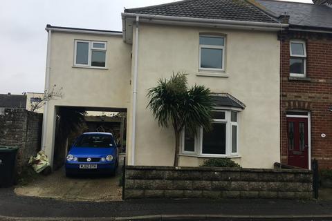 3 bedroom house to rent, Beaconsfield Road, Christchurch, BH23