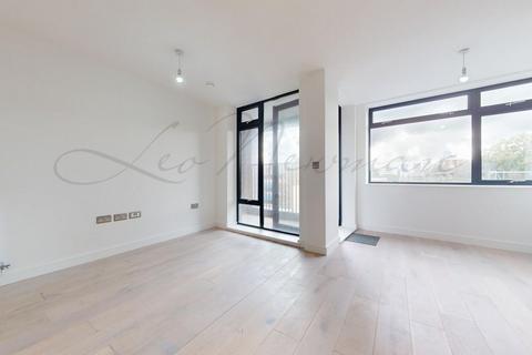 2 bedroom flat to rent, Caroline Street, Limehouse, E1