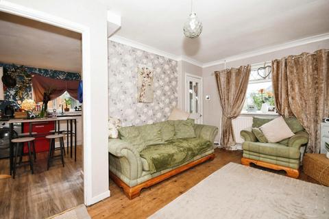 3 bedroom semi-detached house for sale, St. Augustines Mount, Boythorpe, Chesterfield, S40 2RX