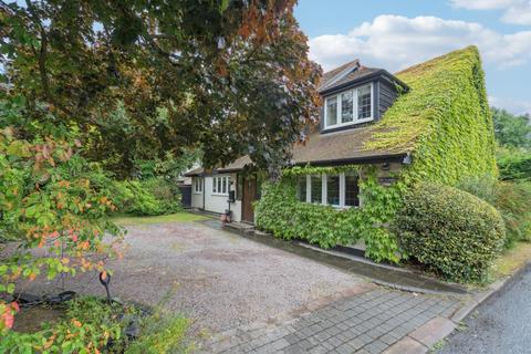 5 bedroom detached house for sale, Kings Lane, Chipperfield, Kings Langley, Hertfordshire, WD4