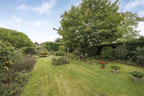 8 Branksome Way, New Malden, KT3 3AX