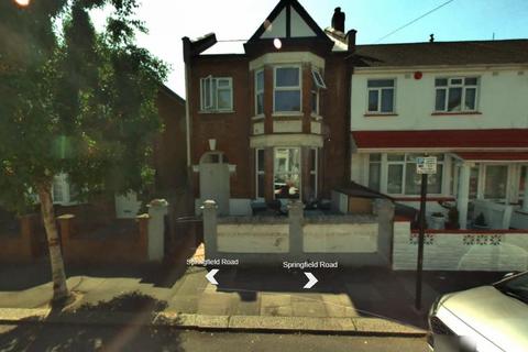 3 bedroom flat to rent, Springfield Road