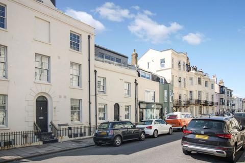 1 bedroom flat for sale, West Buildings, Worthing BN11 3BS