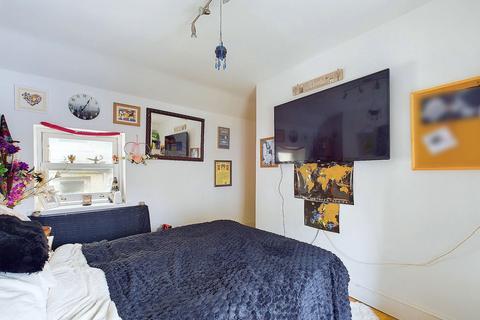 1 bedroom flat for sale, West Buildings, Worthing BN11 3BS