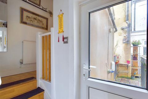 1 bedroom flat for sale, West Buildings, Worthing BN11 3BS