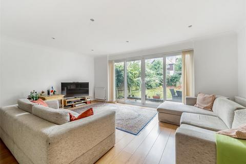 1 Bembridge Close, London, NW6 7YF