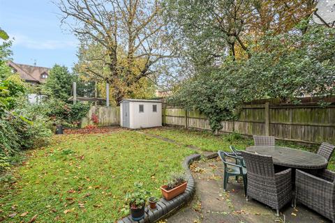 1 Bembridge Close, London, NW6 7YF
