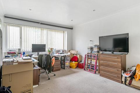 1 Bembridge Close, London, NW6 7YF