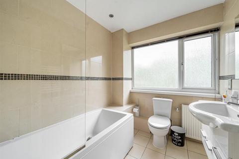 1 Bembridge Close, London, NW6 7YF