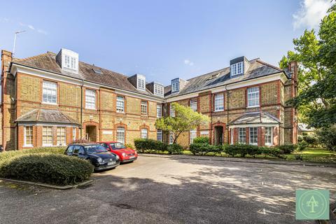 2 bedroom flat for sale, Pennington Drive, N21