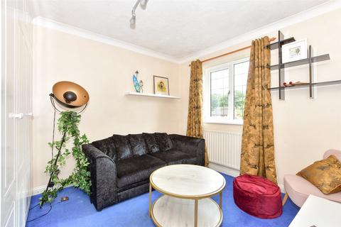 2 Bodiam Close, Southwater, Horsham, RH13 9XW