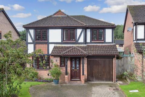 2 Bodiam Close, Southwater, Horsham, RH13 9XW