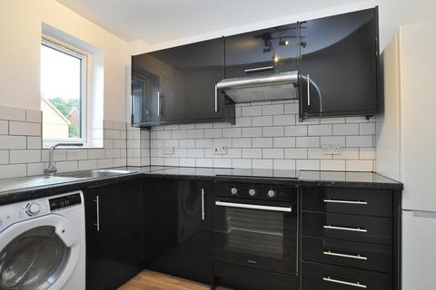 2 bedroom flat for sale, Redoubt Close, Hitchin