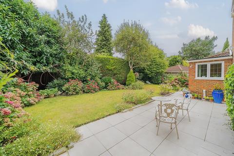 4 bedroom detached house for sale, Rosslyn Park, Weybridge, KT13