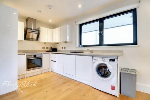 2 bedroom flat to rent, Bow Common Lane, LONDON