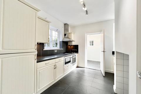 3 bedroom semi-detached house to rent, London NW11