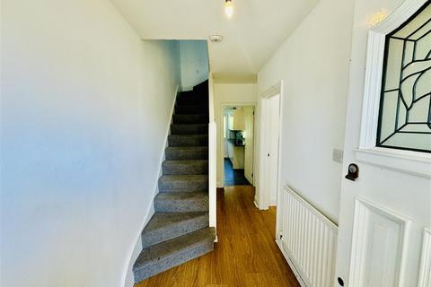 3 bedroom terraced house to rent, Ravenswood Crescent, Harrow