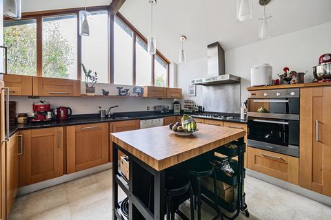 2a Goring Field, Winchester, SO22 5NH