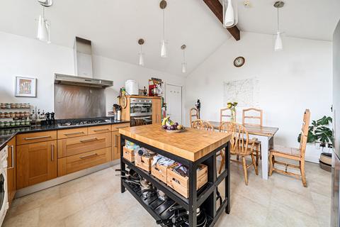 2a Goring Field, Winchester, SO22 5NH