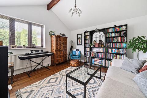 2a Goring Field, Winchester, SO22 5NH