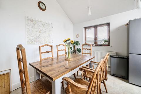 2a Goring Field, Winchester, SO22 5NH