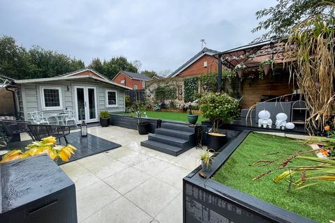 23 Birchall Green, Woodley, Stockport, SK6 1RZ